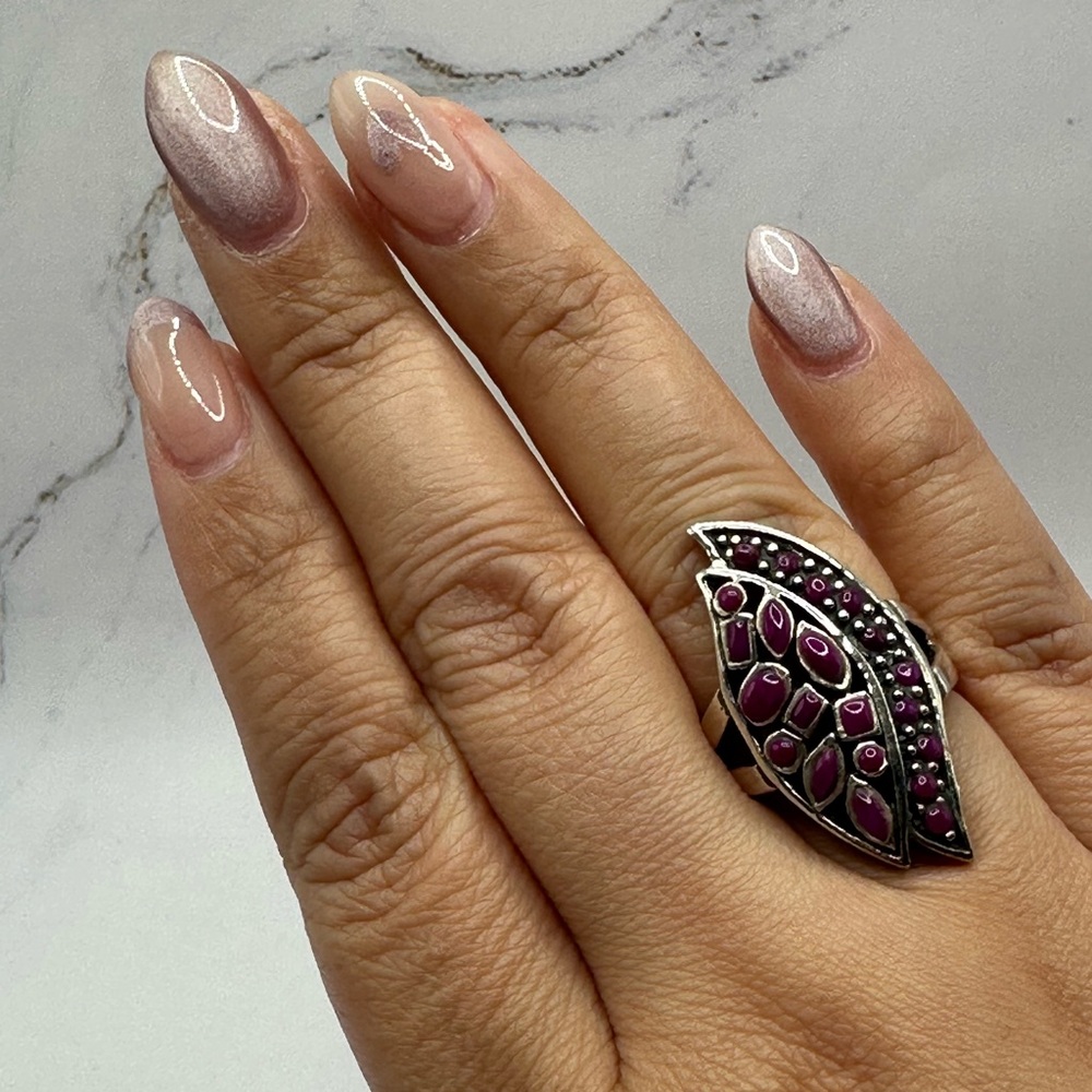 Chic Silver and Fuchsia Stone Ring - Picture 3 of 5